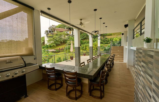 Luxury Hillside Estate at Nativa Resort by RedAwning - Foto 45