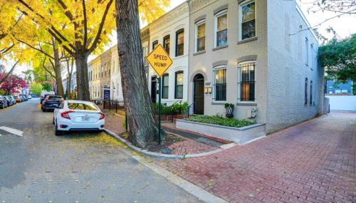 Cap Hill Row 2 Bedrooms, Walk to Sights, Parking - Photo 3