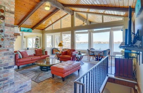 Cedar Lake Retreat with Boathouse and Dock! - Foto 4