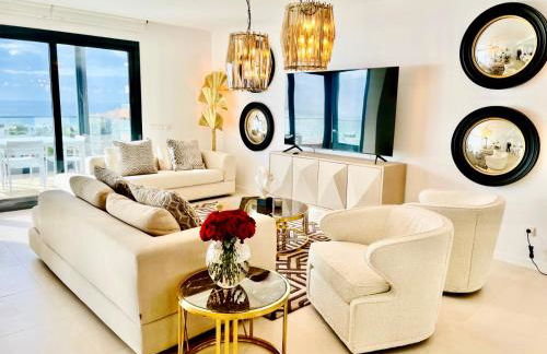 Luxury 3 Bedroom Penthouse - Photo 29