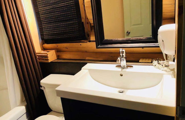 Yukon Pines - Photo 16