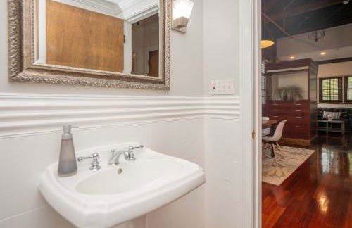 Jennifer's Historic Riverfront Loft Private Patio - Foto 25