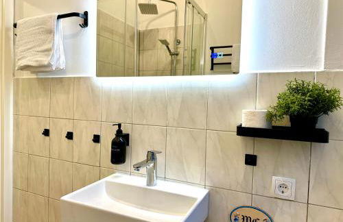 Dschungel Apartment, Netflix, Sonos, nahe Messe Düsseldorf, Helios Klinik, Innenstadt - Foto 9