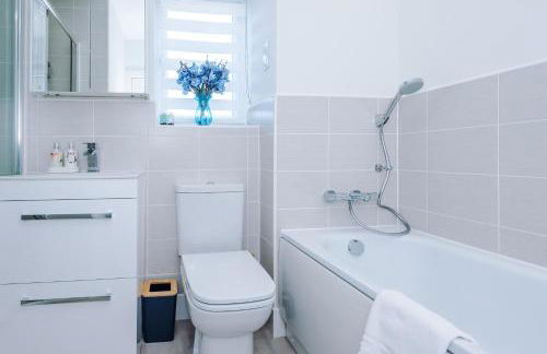 Hasting's House by YourStays - 3 Bedroom House in Stoke-on-Trent - Foto 10