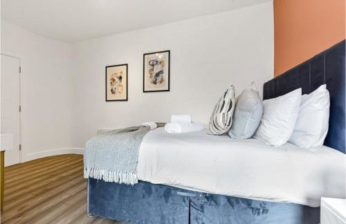 Stylish and Family Friendly 3 Bedroom Apartment - Photo 7
