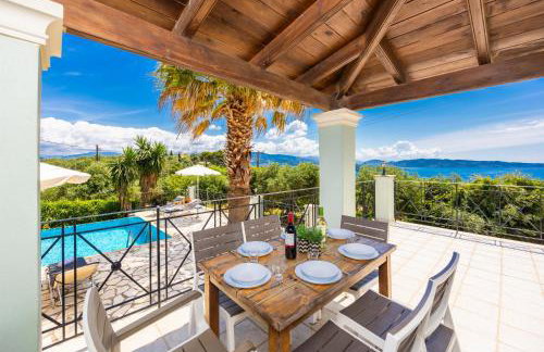 Villa Ioanna Agios Stephanos - Photo 17