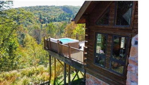 Rustic Ridge Log Cabin: Hot Tub, Games, Views! - Foto 4