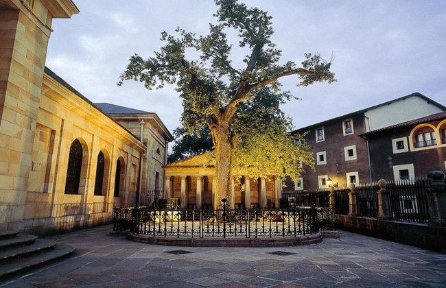 Private Tour: Car Disposal and Driver to Discover the Coast of Biscay from Bilbao - Photo 1