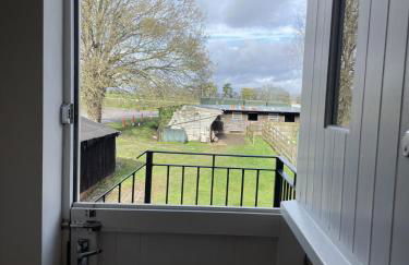 Scotland Lodge Farm, Stonehenge - The Stalls & The Stable Loft - Pets by agreement in the Stable Loft - Foto 20