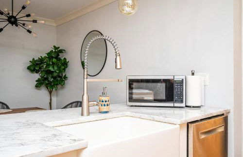 4BR/3BA Luxurious Decatur Home w/ Patio & Backyard - Foto 11