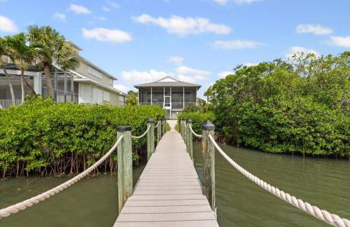 Private Bayfront Beach House with Dock, Steps to Beach and Restaurants - Foto 42