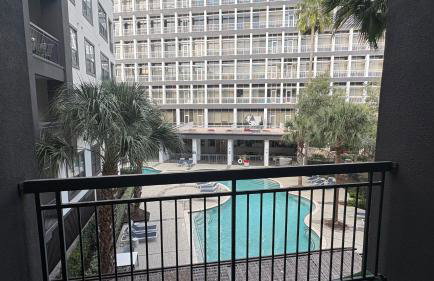 Relaxing Pool-View 1BR Near Top Houston Spots - Foto 7