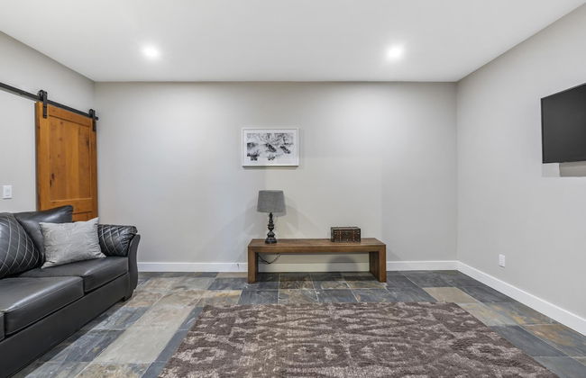 Chalet Monashee-brand New High End W/amazing Views - Photo 18