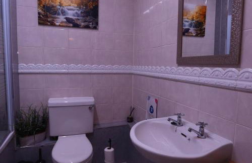 Pontypool Haven Retreat - 3Bedroom Flat - Photo 16