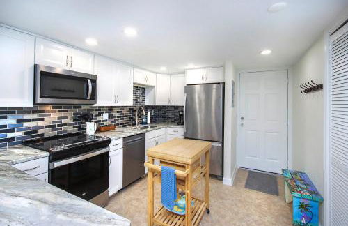 Sanibel Island Condo With All Of The Amenities 2C2 - Photo 12