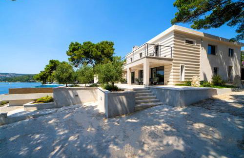 Seafront Villa Serenita - Photo 25