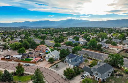 Modern 6BR Home in Briargate - Foto 55