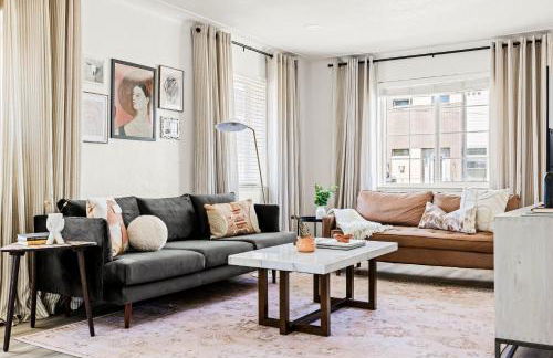 Modern Comfort - King Beds - Walk to Sloans Lake - Foto 1