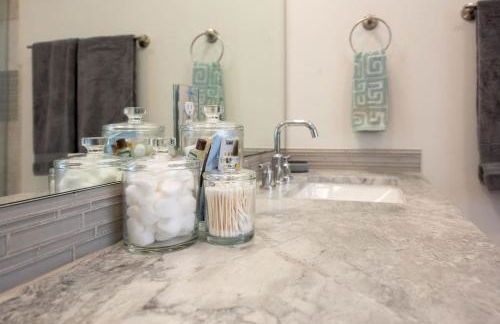 15mi to FIFA l Walkable l Gym l Garage l Heights! - Foto 20