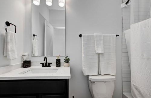 Downtown 1 mi Sleeps 6 wRooftop 3BR 4BED New built Modern Stylish Luxury - Foto 9