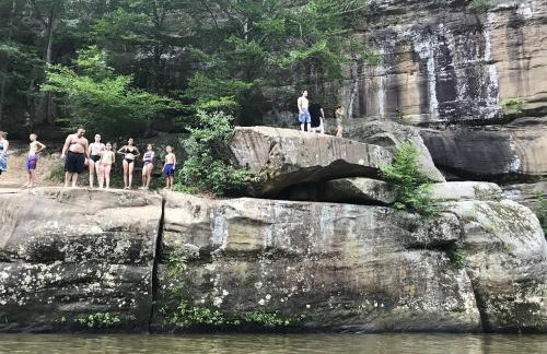 Romantic 1BR Cabin w Hot Tub Near Carbondale - Foto 34