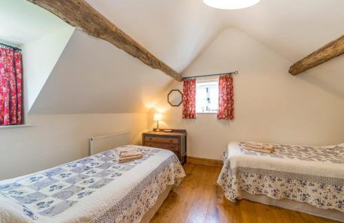 Stone House - Photo 16