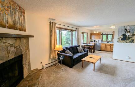 Spacious Downtown 2-bdrm Apartment - Photo 58