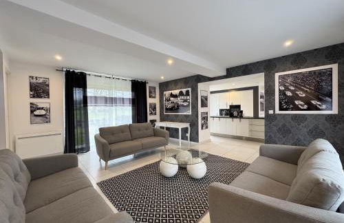 Arnage Corner Lodge - Circuit 24h du Mans - Photo 24