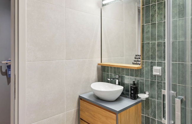 Limehome Piraeus Olive - Foto 79