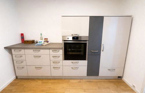KATIES Apartments bei Regensburg - 3 Zimmer, 6 Personen, Infrarot-Sauna, Disney Plus, Balkon, Grill & Parkplatz - Foto 14