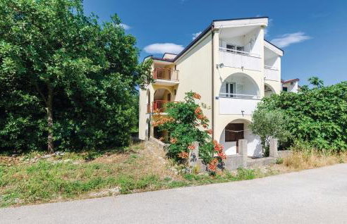 Two-Bedroom Apartment In Hodilje - Photo 3