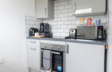 Tettenhall Lodge Studio - Photo 14