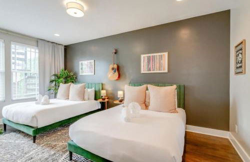 The Ultimate Double Rooftop Deck with Skyline Views - Foto 24