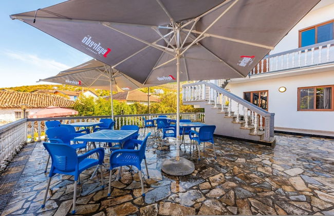 Authentic Lake View Apartment - Photo 26