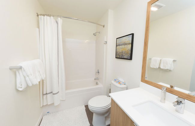 Domicile Suites at Marina SLU - Photo 34