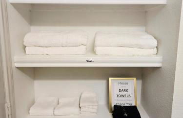 Frisco Vibes With Pool Gym and Elegant 1BR Apart - Foto 11