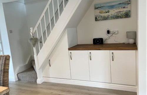 The Little Seahorse - Newly Renovated Cottage 5mins Walk The Beach with Hot Tub - Photo 19