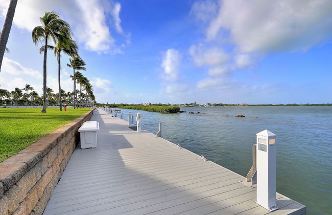 Waterfront Luxury Villa With Sunset Views And Boat Slip 3 Bedroom Townhouse by RedAwning - Foto 48