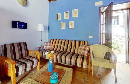 Remarkable 4-Bed Villa - Foto 35