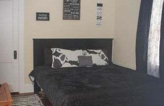 Charming 1 BR Apt 6 miles from Downtown! - Foto 6