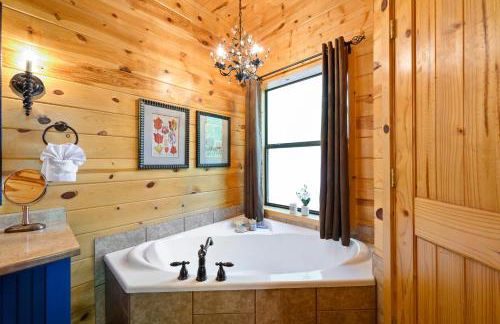Hickory Bear - Cabin surrounded by pines, Sleeps 10, Hot Tub, Fire Pit, Arcade, Foosball Table & Deck Slide - Photo 31