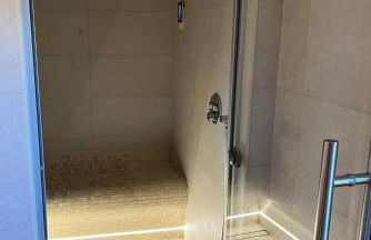 Luxurious cabin with desk & mini library - Foto 8