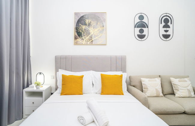 Tanin - Sleek Studio Offering Unobstructed City Views - Photo 4