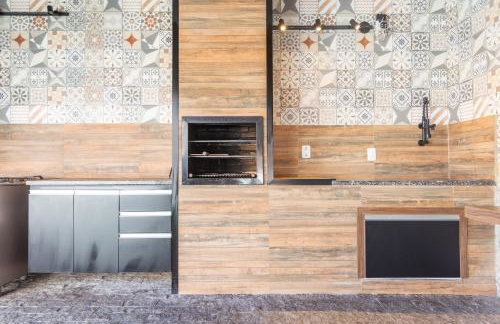 Refúgio Tropical Casa de Praia com Piscina e 4 Suítes e garagem 3 carros, 800 mtrs da praia internet 700 mbps, condomínio privado com pista de skate , quadra de futevôlei , campos e quadras de futebol! - Foto 43