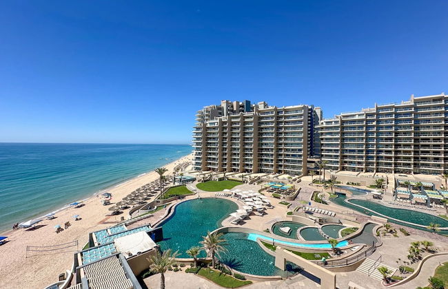 Beach Bliss Retreat 2BR Beachfront Condo - Foto 1