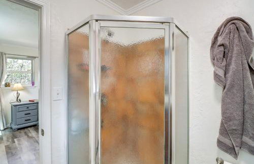 Fairfield Bay Home On Golf Course with Fenced Yard! - Foto 10