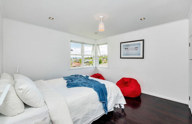 Bright Airy & Spacious 3 BR Home - Foto 9