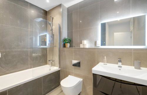 Luxury 5 Bedroom, 4 Bathroom Home in Purley - Foto 53