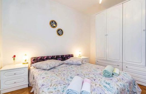 2 Bedroom Nice Apartment In Viskovo - Foto 24