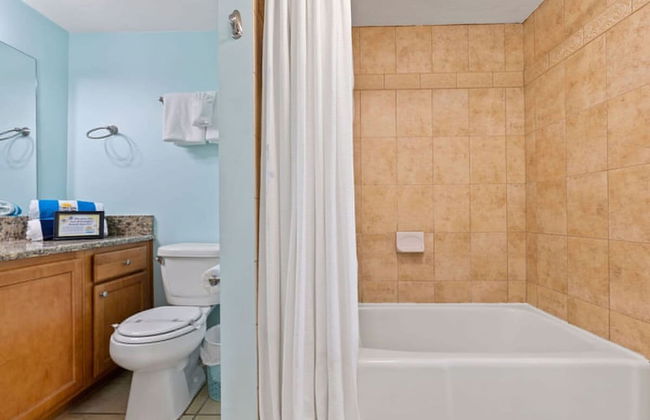 Top Floor Oceanfront Condo w Pool Beach Access - Foto 21